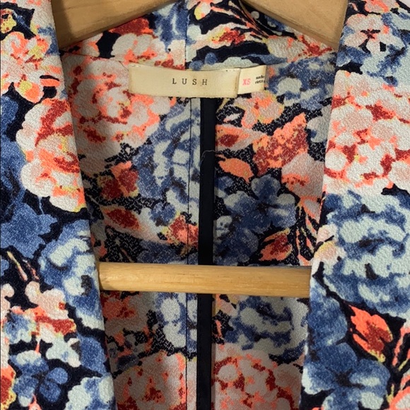 Floral Print Blazer - Picture 2 of 5